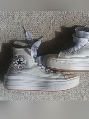 Converse White Leather Platform Chuck Taylor High Tops Shoes Women Size 7.5 US